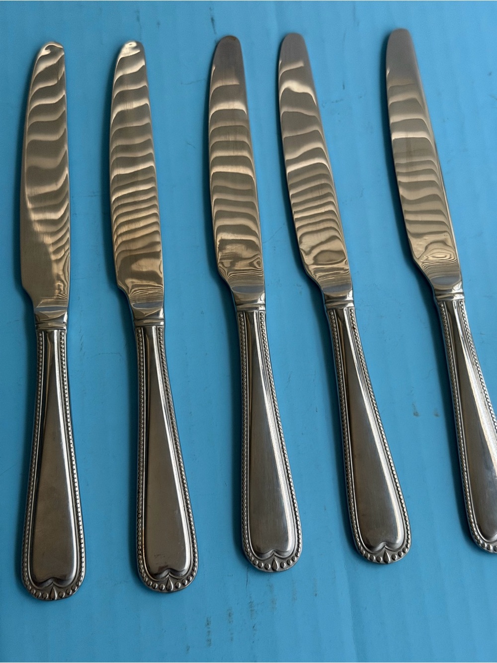 Set of 5 Beaded Edge Stainless Dinner Knives - Heart design